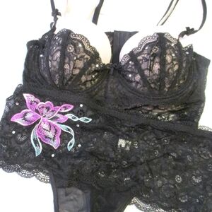 FREDERICK’S OF HOLLYWOOD VINTAGE 2PC LACE SET – NWT – SIZE LARGE - M/L